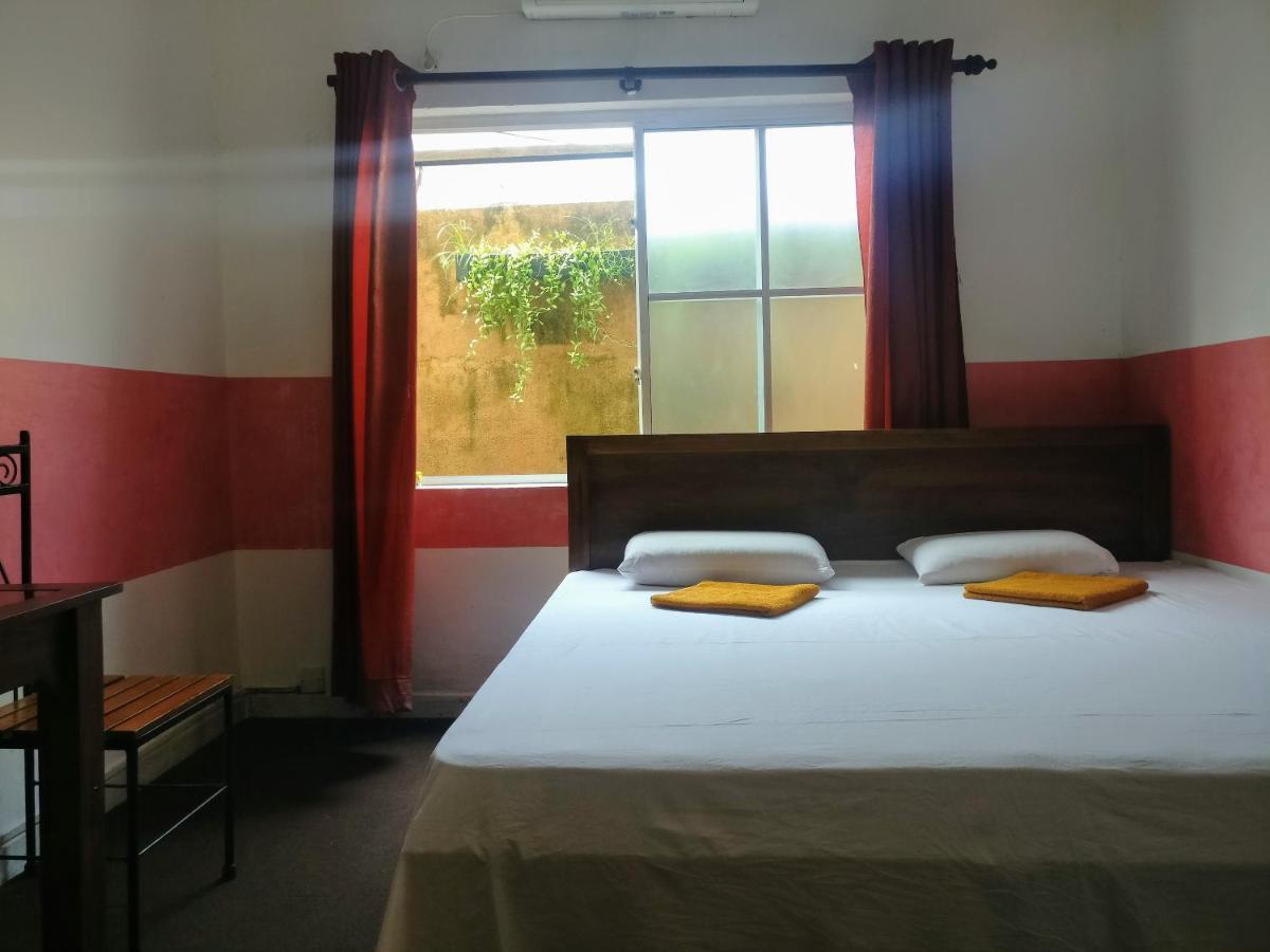 Villa Two Residence Dehiwala-Mount Lavinia Kültér fotó